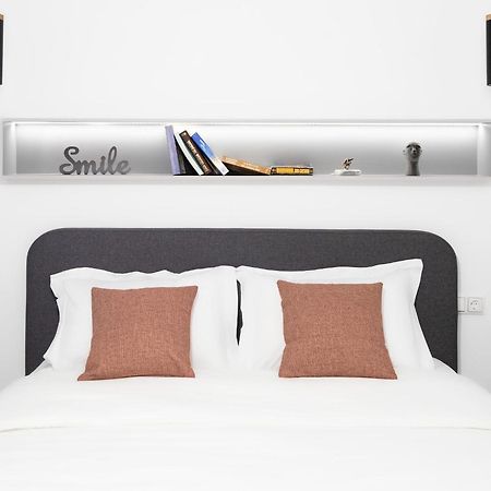 Andos Cozy & Luxury Upgraded Apartments เอเธนส์ ภายนอก รูปภาพ