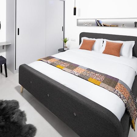 Andos Cozy & Luxury Upgraded Apartments เอเธนส์ ภายนอก รูปภาพ