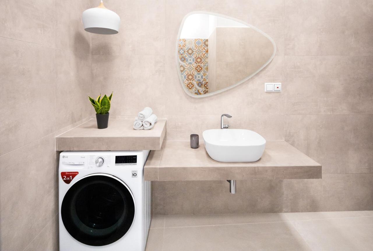 Andos Cozy & Luxury Upgraded Apartments เอเธนส์ ภายนอก รูปภาพ